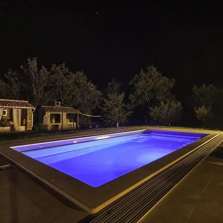 Дом отдыха Family Friendly House With A Swimming Pool Rim, Istria - Sredisnja Istra - 7070 *